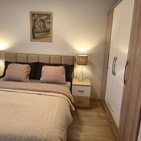 아파트 Jaukus Apartamentai Su Parkingu Malunu Vilose 팔랑가
