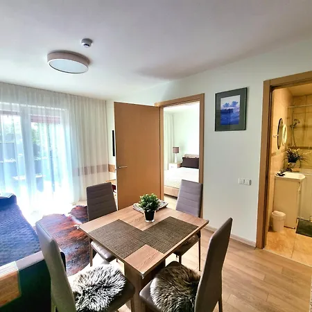 Jaukus Apartamentai Su Parkingu Malunu Vilose Apartament Połąga