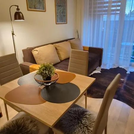 Jaukus Apartamentai Su Parkingu Malunu Vilose Połąga